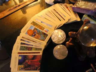 Tarot con Videncia Honesta y Precisa | Consulta con Nombre y Fecha de Nacimiento
