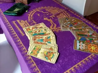 Videncia Real y Tarot Profesional – Juan Roucam, Maestro del Tarot