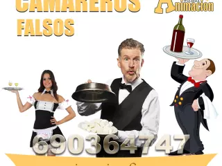 Actores infiltrados como camareros falsos