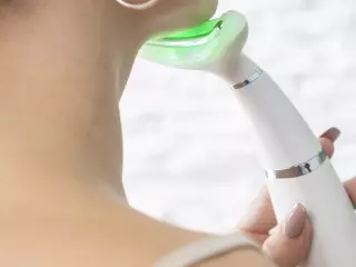 Reductor de Papada Kinred InnovaGoods con Fototerapia, Termoterapia