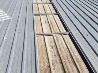 REPARACION DE LUCERNARIOS DE TEJADOS DE NAVES