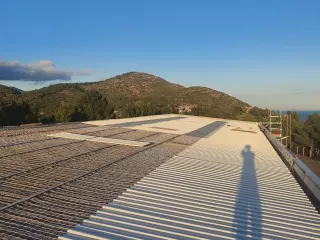 REPARACION DE TEJADOS Y CANALONES 24 HORAS