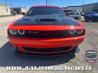 DODGE CHALLENGER 6.4 V8