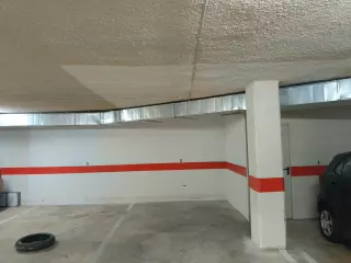 Trabajador motivado en búsqueda de empleo