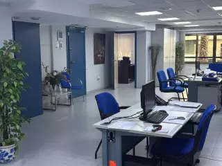 Entreplanta Comercial Diáfana en Luceros, Alicante