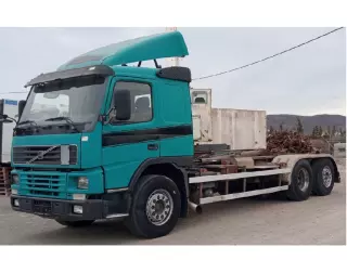 VOLVO FH12 420 con gancho porta contenedores.