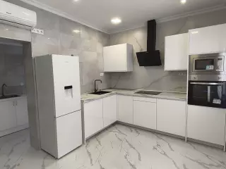CASA INDEPENDIENTE EN PLANTA BAJA REFORMADA Y CON SOLARIUM