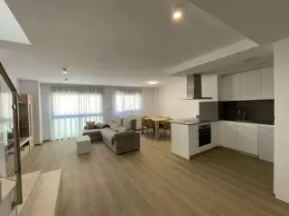 montador de suelos de maderas laminados vinilos spc