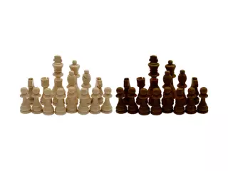 JUEGO FICHAS AJEDREZ MADERA 11 CM (BLANCAS+NEGRAS)