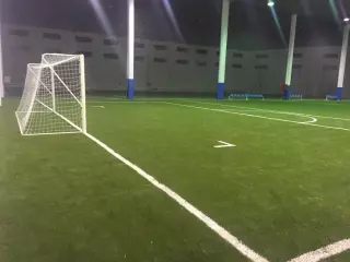 JUEGO PORTERIAS FUTBOL 7 METALICAS FIJAS TUBO 100 MM REGLAMENTARIAS portes gratis