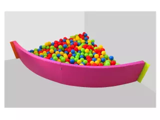 Piscina esquinera con suelo acolchado 150x150x40