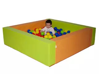 Piscina de bolas cuadrada