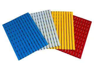 SUELO LAMAS PLASTICO ROLLO 10 Mts. Ancho 60 cms.