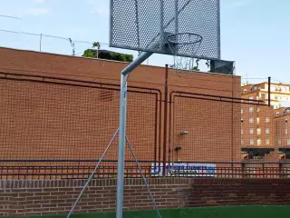 JUEGO 2 TIRANTES GALVANIZADOS CANASTAS PARA ATORNILLAR AL SUELO