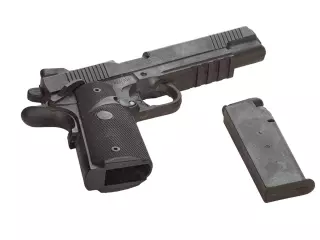 PISTOLA DE GOMA CON CARGADOR PARA ENTRENAMIENTO