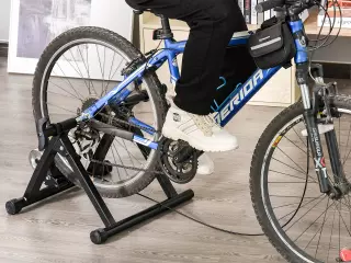 Entrenador de Bicicleta Ejercicio Plegable con Resistencia de 8 Niveles Acero 120kg Negro