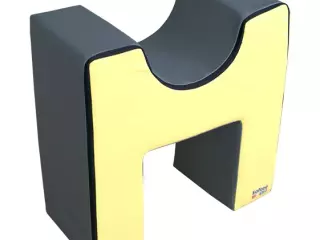FIGURA ASIENTO 60X60X30CM  AMARILLO/GRIS