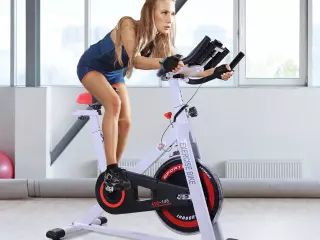 Bicicleta Estática Bicicleta de Fitness Pantalla LCD Asiento y Manillar Ajustable Resistencia Regulable Carga 120kg 107x48x100cm Acero Blanco