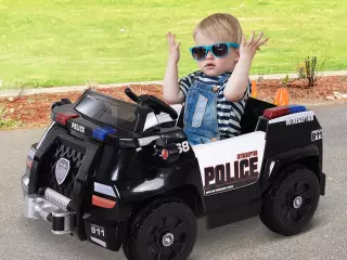 Coche de Policía Eléctrico para Niño con Mando a Distancia Vehículo de Policía con Música y Luces Batería 6V Carga 30kg 106.5x66x52.6cm 3 Años+
