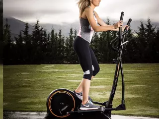 Bicicleta Elíptica Tecnovita EVO C1000-YC1000-BH