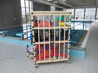 Armario de PVC "Limpia para llevar PISCINAS DESINFECTAR