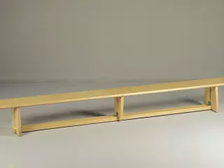 Banco sueco pino con patas de madera