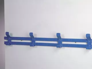 Perchero vestuario metálico 1/2M