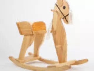 Caballo balancín de madera