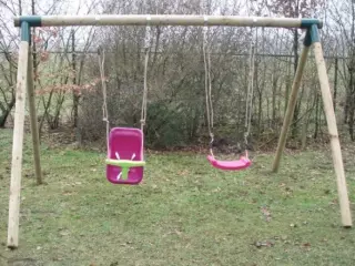 Con asiento de plástico plano y cesta para bebés