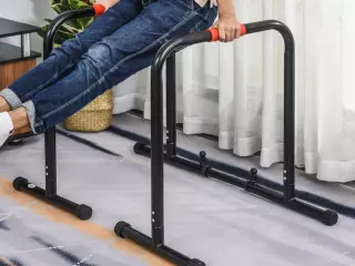 Barras Paralelas Ancho Ajustable Dip Station para Calistenia y Entrenamiento Gimnasio con Asas Antideslizantes de Acero 89-99x62x72 cm Negro