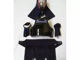 Bogu decorado para kendo compuesto de men, te, kote y bolsa. KENDO