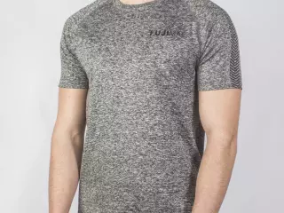 Camiseta SS KnitFit - Hombre. Negro. L
