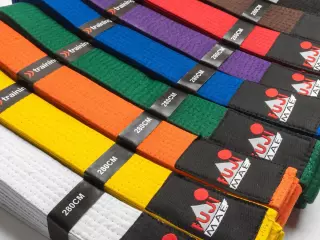 CINTURÓN ARTES MARCIALES 4CM ANCHO LONGITUD 240/260/280/300/320