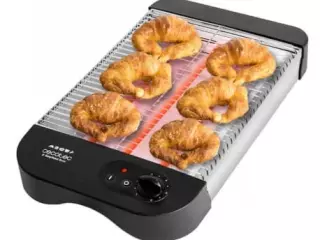 Tostador Plano Turbo EasyToast Basic. 900 W, 3 Resistencias Halógenas, 6 Niveles, Bandeja Recogemigas y Hueco Recogecables, Negro