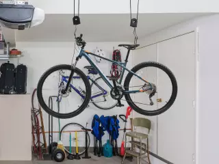 Elevador para Bicicletas en el Techo Mediante Poleas Cuerdas Ganchos con Altura Ajustable Soporte para Bici al Techo Carga 20 kg Acero Negro