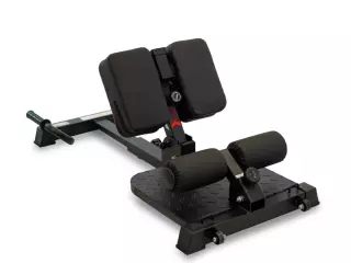 Squat Machine BH Fitness: banco Squat para sentadillas para tarabjo cuádriceps, glúteos y ejercicios lumbares