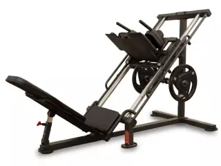 Máquina Hack Squat / Leg Press 45º BH Fitness: para trabajar cuádriceps, isquiotibiales y glúteos de forma fácil y confortable para la espalda