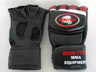 Guantillas MMA de piel.