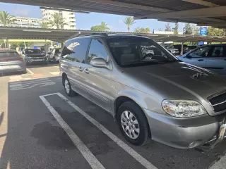 Kia carnival