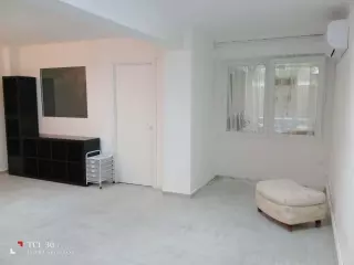 Se vende oficina, posibilidad de cambio a vivienda