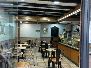 CAFETERIA-PANADERIA ZONA GRACIA TRASPASO