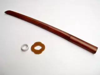 Kodachi de roble marrón con tsuba.56 cm