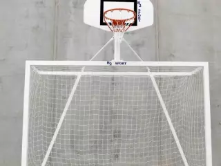 Juego porterías de balonmano con canasta de minibasket