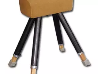 Potro escolar 50 cm con patas de metal tapizado en cuero sintético