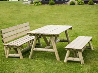 Mesa + bancos ALDO