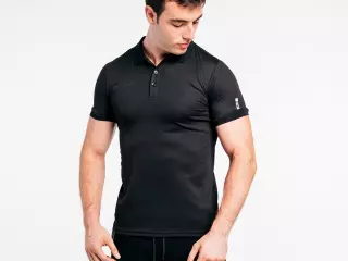 Polo RLTD. Negro. M