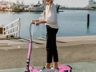 Patinete Scooter Eléctrico Plegable para Niños y Adolescentes Máx. 50 kg con Altura Ajustable Interruptor de Arranque y Frenos 75x36x82-93 cm Rosa