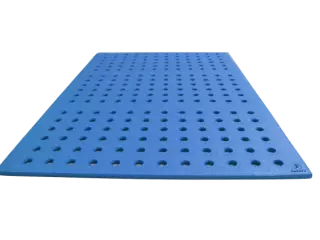 TAPIZ BEBÉ CON ORIFICIOS TERMOCONFORMADO GRANDE. 150X100X2 CM. FLG-E.