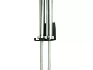 Soporte vertical de pared para dos barras olímpicas
