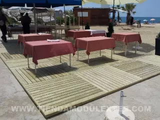 Tarimas de madera  PARA BARES TERRAZAS EXTERIOR 120X120/240X4,4 CM